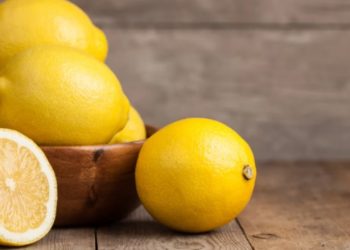 Limoni, deodoranti më i thjeshtë dhe natyral – ja si mund ta aplikoni