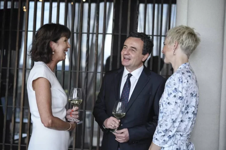 Kurti mori pjesë në pritjen lamtumirëse për Koordinatoren Rezidente të Kombeve të Bashkuara në Kosovë, Arnhild Spence