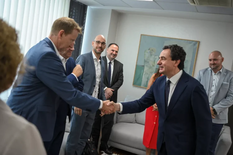 Kryeministri Kurti fton Bosch Rexroth të investojë në Kosovë: “Jemi qendër digjitale e rajonit”