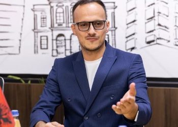 Hyseni: 660 mijë euro bursa për 4 vjet qeverisje