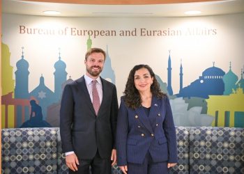 Ndihmëssekretari amerikan viziton Kosovën, pritet takime me liderët