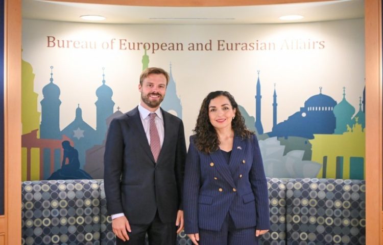 Ndihmëssekretari amerikan viziton Kosovën, pritet takime me liderët