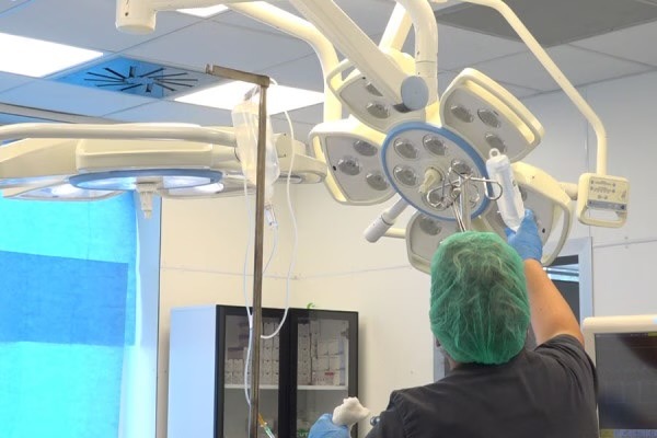 Klinika e Kirurgjisë Torakale në QKUK avancon me teknologji të nivelit ndërkombëtar