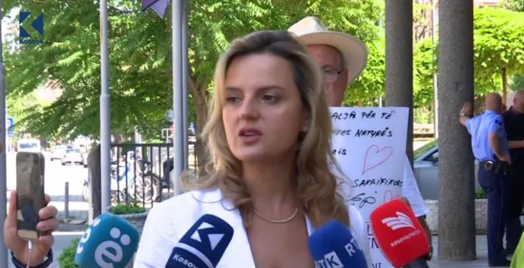 Krasniqi: Limaj do të takohet me Kurtin, qëllim ka që Kosovës t’ia japë institucionet