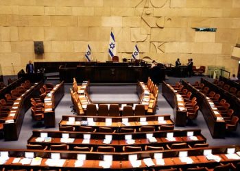 Opozita izraelite akuzon Netanyahun për pengim të armëpushimit, bën thirrje që qeveria të rrëzohet