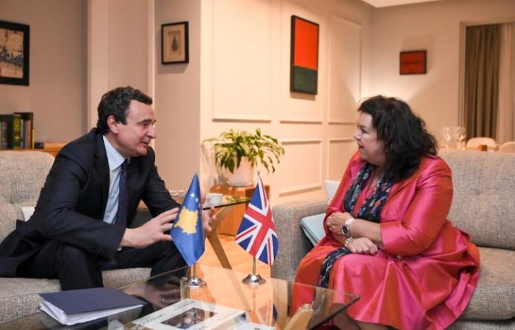 Kurti e Pierce flasin për për zgjerim të bashkëpunimit