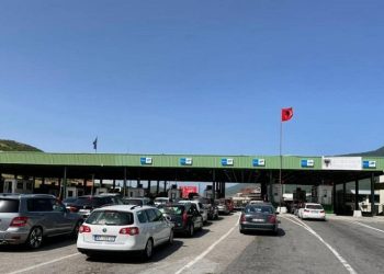 Mbi 300 mijë shqiptarë të Kosovës hynë nga Morina në dy javë