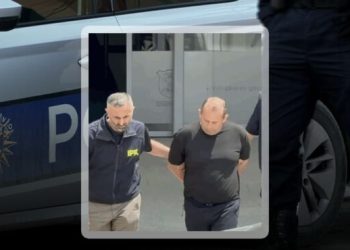 “Armë, dy milionë dinarë serbë, 10 mijë”, prokuroria tregon se çka gjeti gjatë operacionit të arrestimit të policit të dyshuar për spiunazh