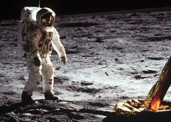 56 vjet më parë njeriu zbriti në Hënë