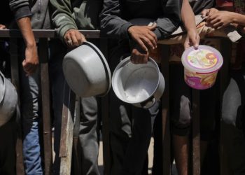 UNRWA: Izraeli po i vret civilët e Gazës nga uria, përfshirë 1 milion fëmijë