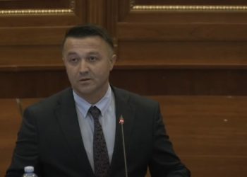 Berisha: Votoj çdo kandidat për kryetar, por me votim të hapur