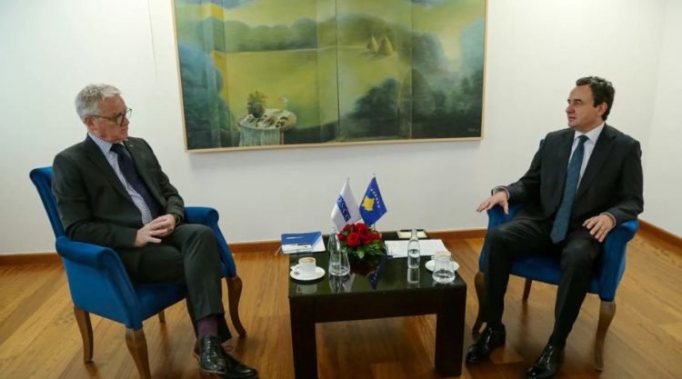 Kurti takoi Shefin e Misionit të OSBE-së në Kosovë, Gerard McGurk