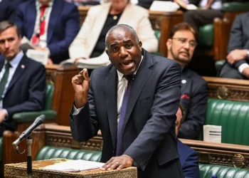 Britania kritikon ashpër Izraelin për “listën e tmerrit” në Gaza