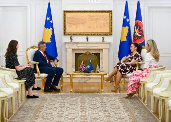 Osmani bisedon edhe me ambasadorin Hargreaves për konstituimin e Kuvendit