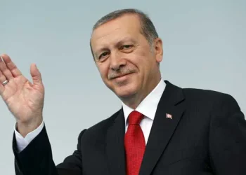 Turqia dhe Britania nënshkruajnë marrëveshjen që i lejon Ankarasë të jetë përdoruese e aeroplanëve luftarakë Eurofighter