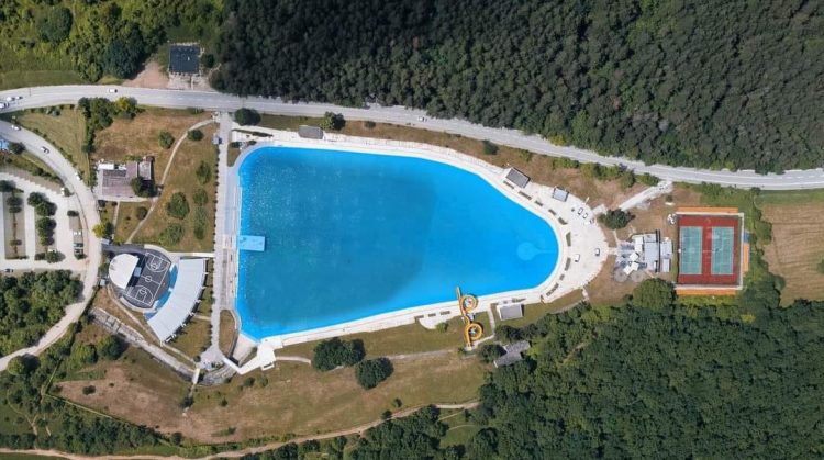 IKShPK: Uji i pishinës së Gërmisë nuk i plotësoi standardet – të premten dalin rezultatet tjera