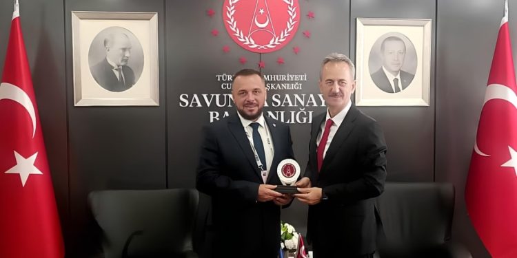 Maqedonci e Görgün diskutojnë mbi modernizimin e kapaciteteve të FSK-së