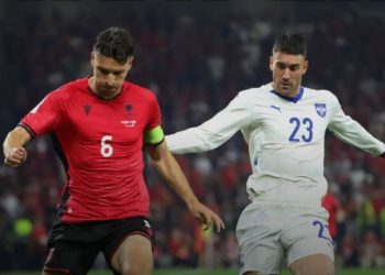 FIFA dënon edhe Serbinë, përballja me Shqipërinë mund të luhet pa tifozë