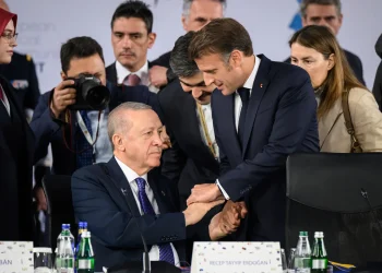 Erdogan dhe Macron diskutojnë krizën në Gaza, lideri turk kërkon ndërhyrje urgjente ndërkombëtare