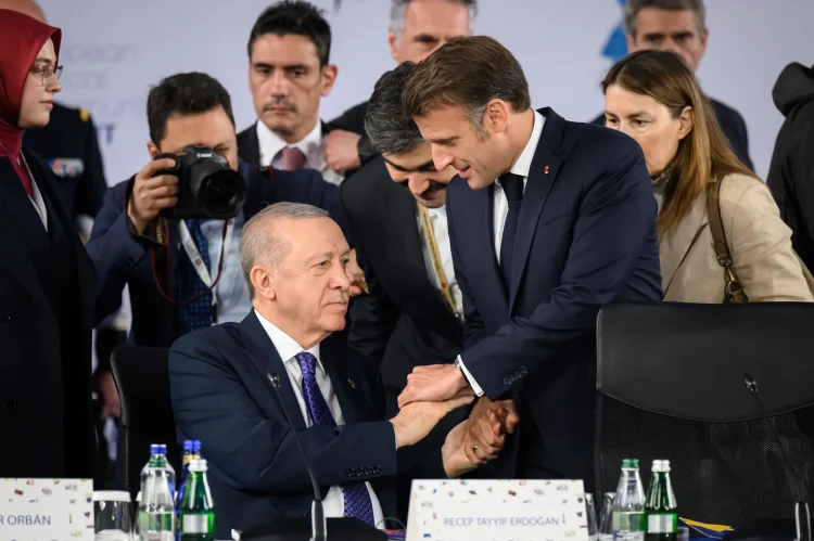 Erdogan dhe Macron diskutojnë krizën në Gaza, lideri turk kërkon ndërhyrje urgjente ndërkombëtare