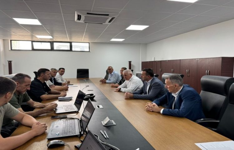 Sveçla falënderon zjarrfikësit, u bën thirrje qytetarëve për kujdes