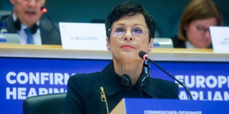 Kos: Serbia është e detyruar të zbatojë ligjin për të drejtat e pakicave