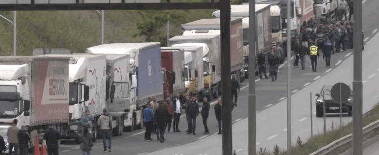 Bizneset paralajmërojnë bllokim të aktiviteteve ekonomike, ZRrE nuk tërhiqet nga vendimi