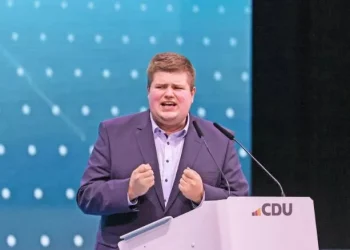 Kusht për të hyrë në BE: Deputeti gjerman thotë se Kosova duhet të ketë një qeveri stabile