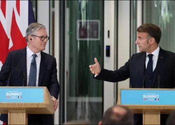 Macron: Mbretëria e Bashkuar dhe Franca duhet të përshtasin përgjigjen e tyre ndaj migrantëve