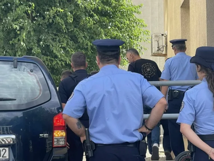 Përfundoi seanca dëgjimore ndaj pesë policëve në lidhje me vd*ekjen e 27 vjeçarit në Lipjan