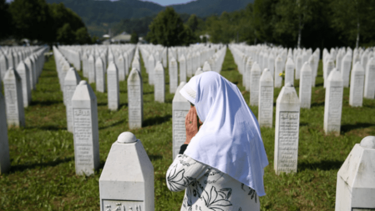 “Srebrenica nuk duhet të ndodhë kurrë më”, Parlamenti Evropian bën thirrje për ndërhyrje në Gaza