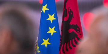Zgjedhjet lokale: Nis regjistrimi i votuesve nga jashtë