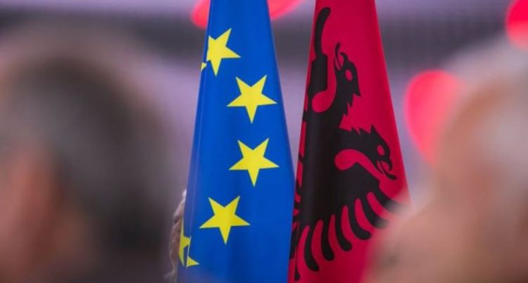 Zgjedhjet lokale: Nis regjistrimi i votuesve nga jashtë