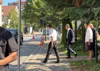 Takimi Kurti-Limaj: Sot s’u fol hiç për kryeparlamentarin, pritet edhe një takim tjetër final