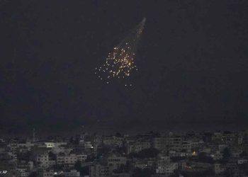 Nisin sulmet tokësore e ajrore izraelite në Gazën qendrore