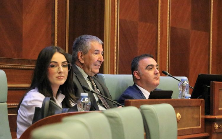 Seanca e radhës, të hënën në ora 11:00