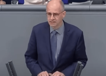 Debati që dridhi Bundestagun, deputeti gjerman: Serbia kreu gje*nocid në Kosovë