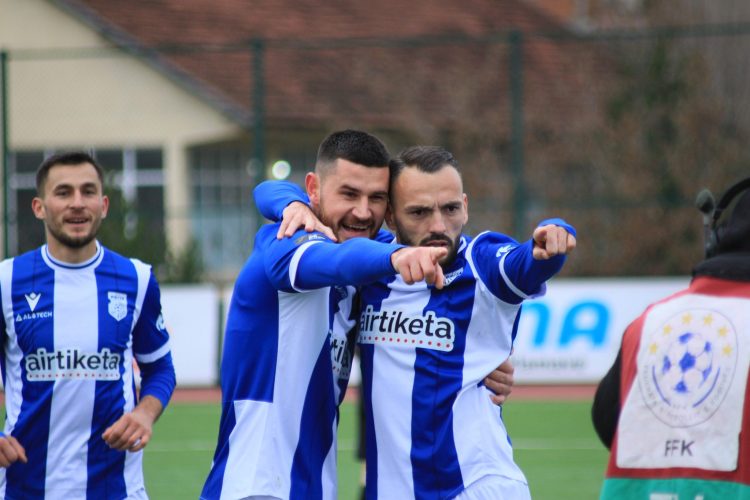 Pjesa e parë mbyllet me avantazh të Dritës ndaj Differdange