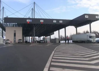 Qytetarët serbë paralajmërojnë bllokadë në rrugën për në Merdarë – QKMK u bën thirrje udhëtarëve të shmangin këtë pikë