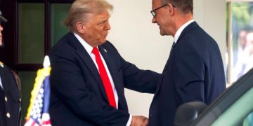 Merz i kërkon Trumpit të qëndrojë me evropianët për Ukrainën