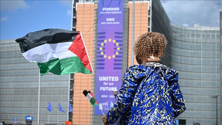 Demonstratë në mbështetje të Palestinës përpara ndërtesës së Këshillit Evropian