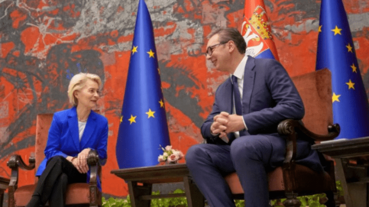 KE demanton “takimin e gjatë” të Vuçiqit me Von der Layen: U takuan rastësisht