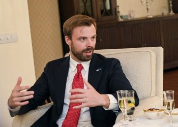 Kriza në Kuvend dhe të drejtat e serbëve, temat e diskutimit mes Hanrahanit dhe politikanëve