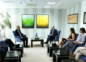 Bislimi priti në takim përfaqësues nga Lugina e Preshevës