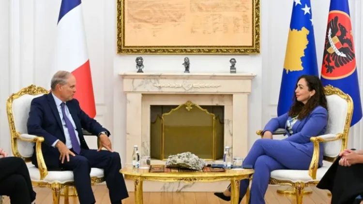Osmani në takim me përfaqësuesin francez kërkon heqjen urgjente të masave ndaj Kosovës
