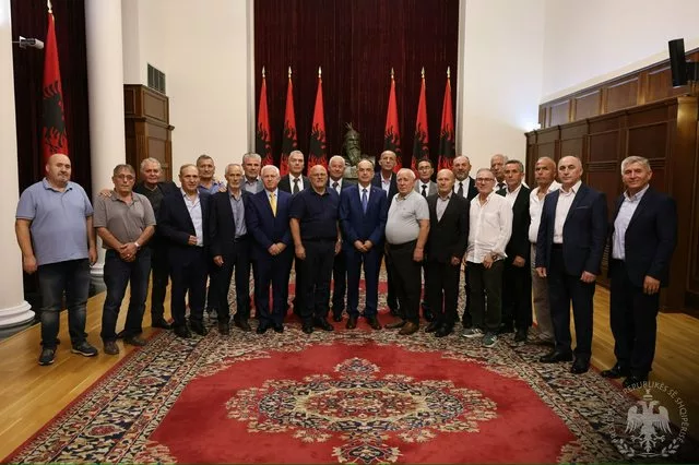 Begaj takim me luftëtarët për çlirimin e Kosovës: UÇK-ja do të jetë patjetër në vëmendjen e shtetit shqiptar