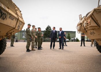 FSK-së i vijnë autoblinda të reja nga SHBA, Kurti e quan furnizim të jashtëzakonshëm