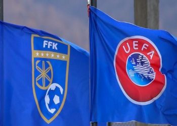 FFK reagon për banderolën e tifozëve polakë: E turpshme, nxitje e urrejtjes
