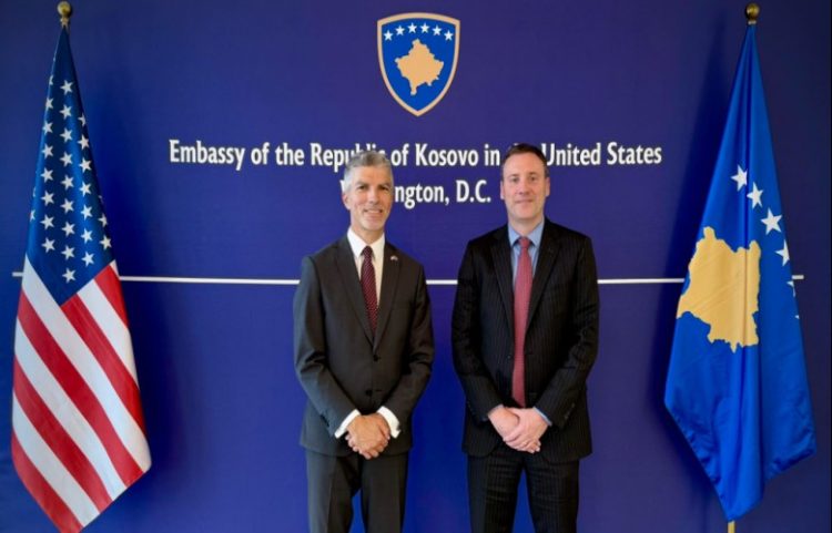 Dugolli takon zyrtarin e DASH-it, flasin për partneritetin Kosovë–SHBA