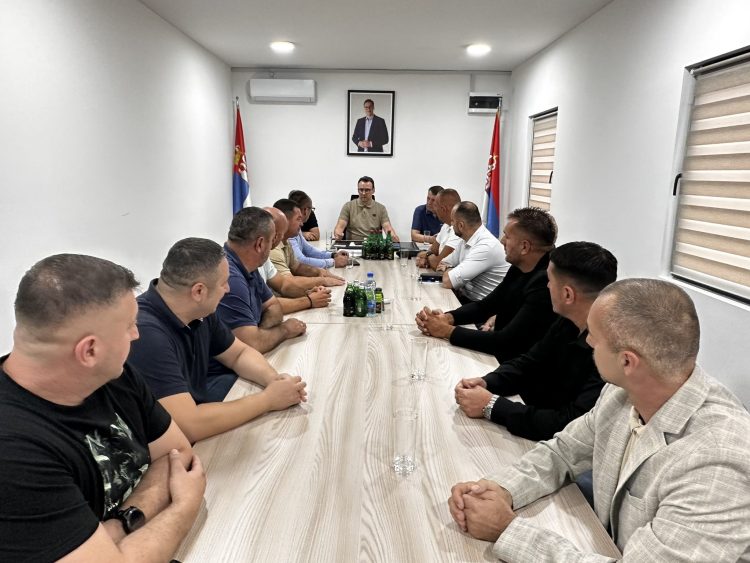 Pas vendimit të KQZ-së, drejtuesit e Listës Serbe takohen me Petkoviqin në Rashkë